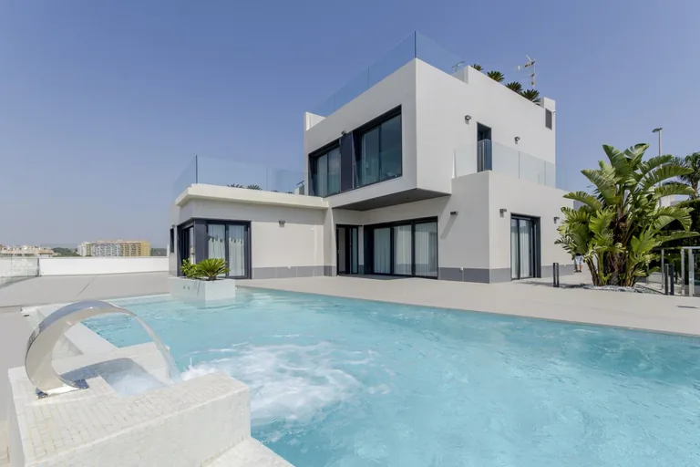 Unit NV-100006 — VILLAS DE OBRA NUEVA A 250 m DE LA PLAYA EN CAMPOAMOR