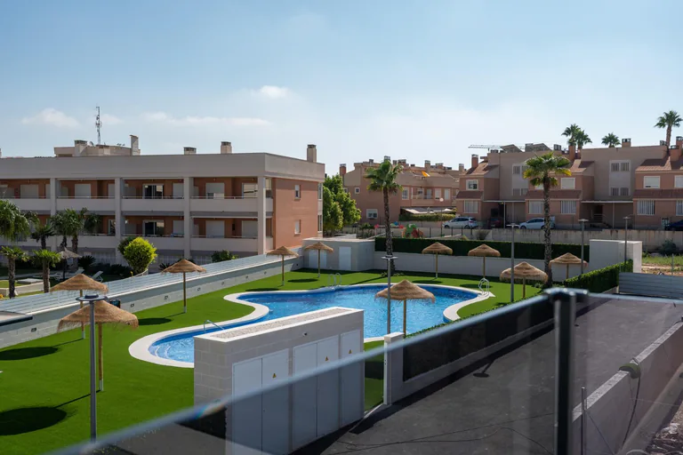Bungalows de 3 Dormitorios en Residencial Exclusivo en Gran Alacant!