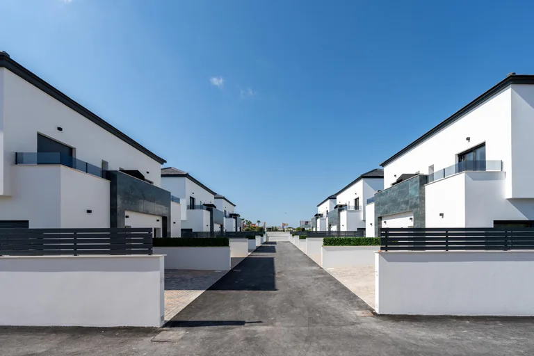 Bungalows de 3 Dormitorios en Residencial Exclusivo en Gran Alacant!