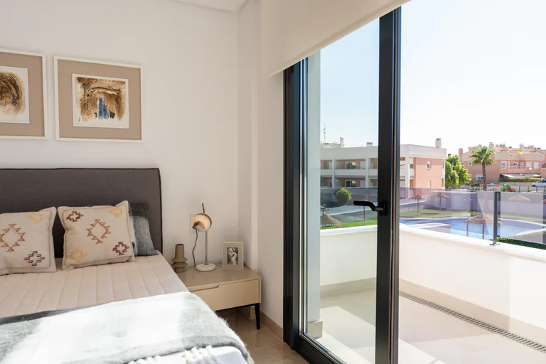 Nuevas villas adosadas junto al mar en La Marina - Playa El Pinet