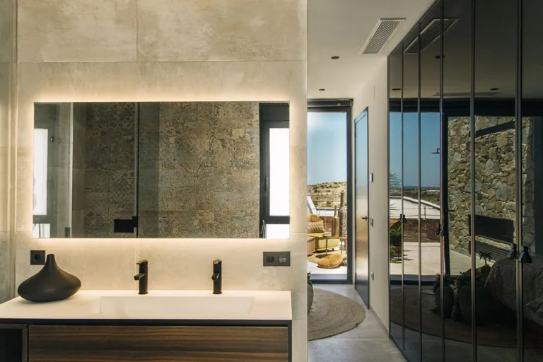 Villa de Diseño Junto al Mar
