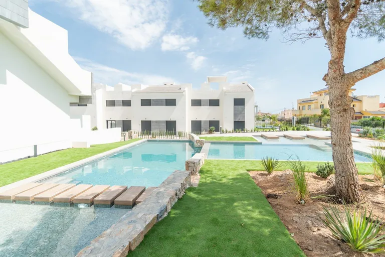 Bungaló en planta alta NV-100042 — foto 49