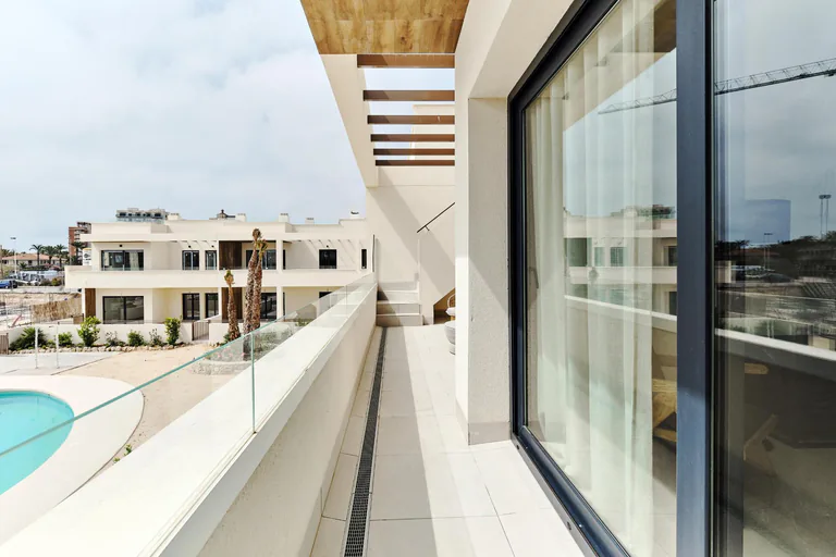 Bungaló en planta alta NV-100048 — foto 40