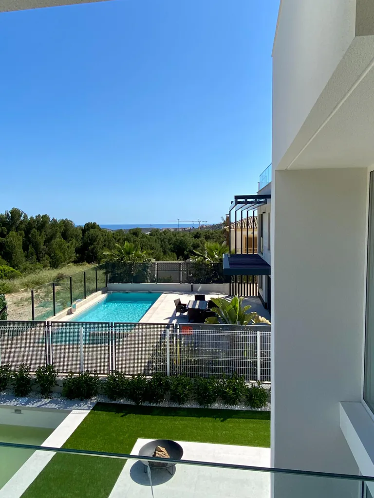 Exclusividad en un Entorno Natural Junto al Mar Mediterráneo