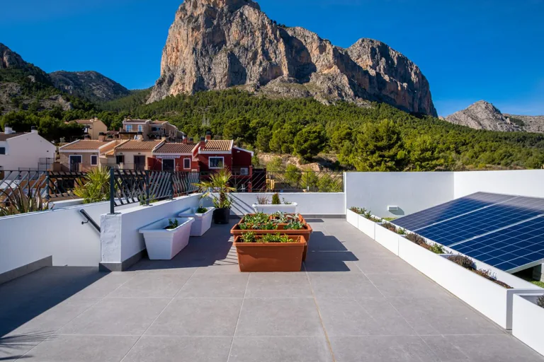 Chalets independientes a estrenar con vistas al mar en Polop (provincia de Alicante)