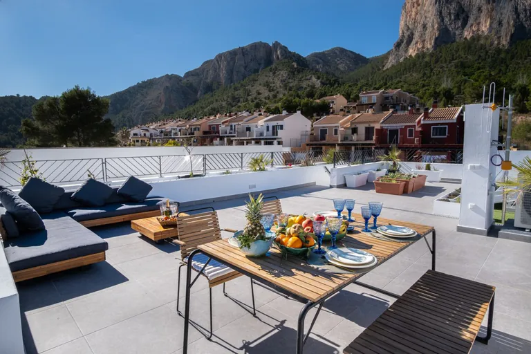 Chalets independientes a estrenar con vistas al mar en Polop (provincia de Alicante)