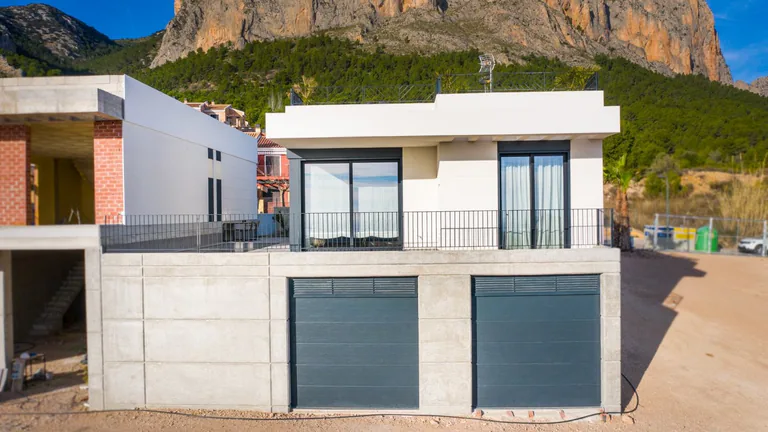Chalets independientes a estrenar con vistas al mar en Polop (provincia de Alicante)
