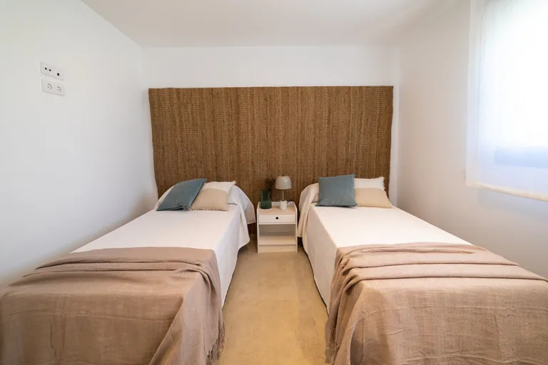 NUEVOS APARTAMENTOS EN VENTA, A 20 MINUTOS DE ALICANTE y ELCHE, COSTA BLANCA