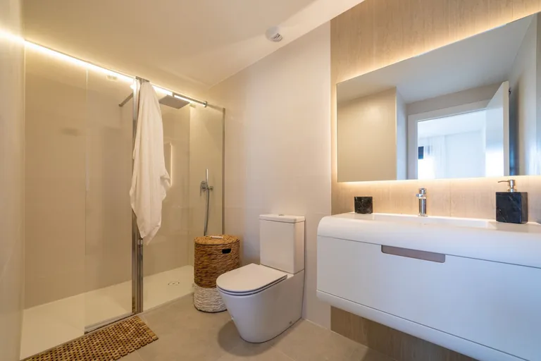 NUEVOS APARTAMENTOS EN VENTA, A 20 MINUTOS DE ALICANTE y ELCHE, COSTA BLANCA