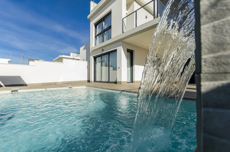 Residencial de Obra Nueva de Villas en San Miguel de Salinas