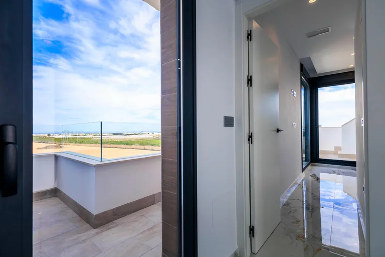 Villas de Obra Nueva en Pilar de la Horadada en el Campo de Golf