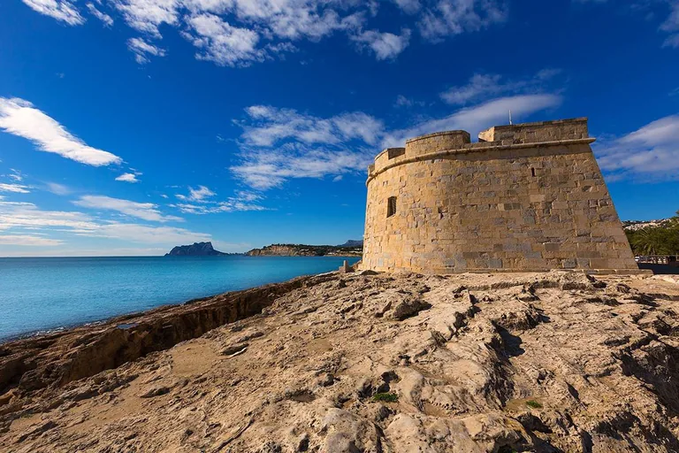 Villa de Lujo de Obra Nueva con Vistas al Mar en Moraira
