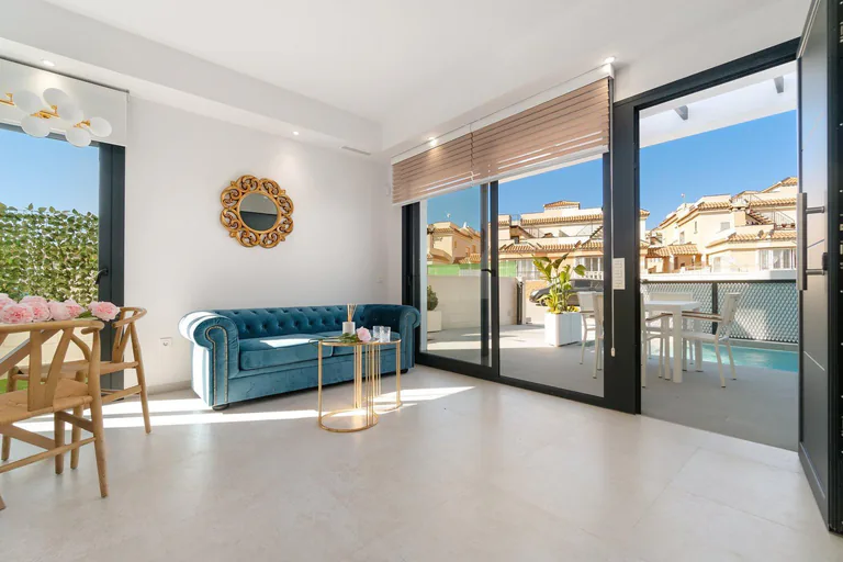 Villas de Obra Nueva en los Montesinos