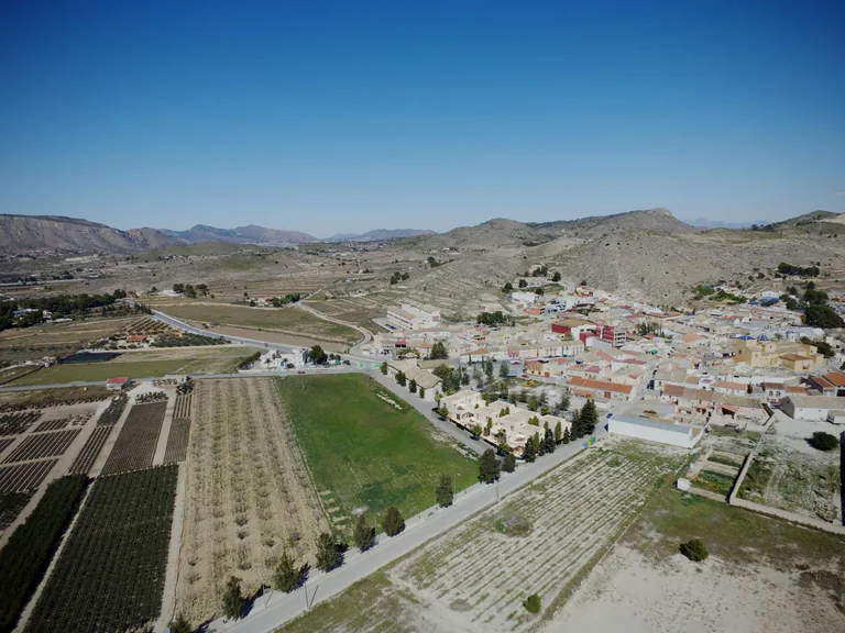 Villa de Obra Nueva en Hondon de las Nieves