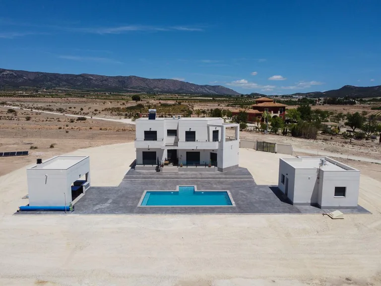 Unit NV-100413 — Villas de Obra Nueva en Pinoso en parcelas rústicas