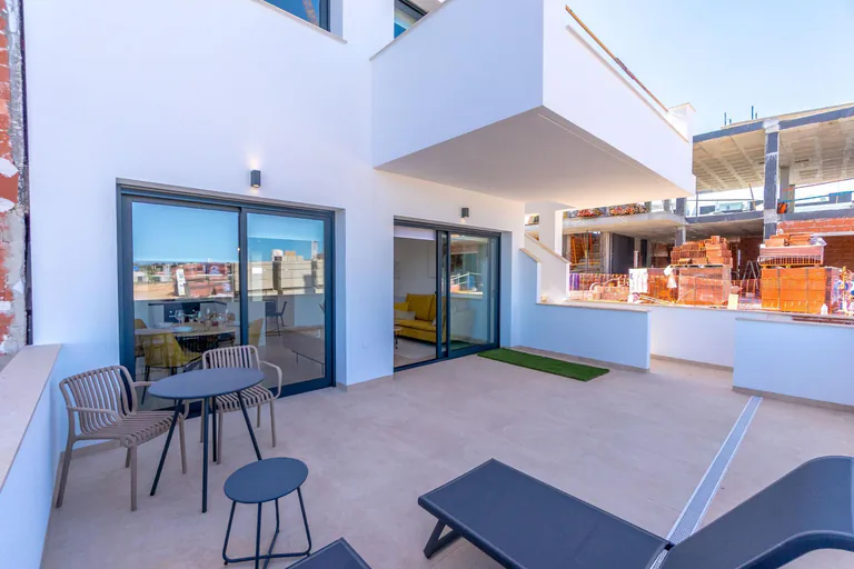 Residencial de Obra Nueva de Bungalow en los Balcones