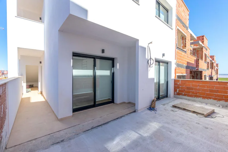 Bungaló en planta baja NV-100491 — foto 33