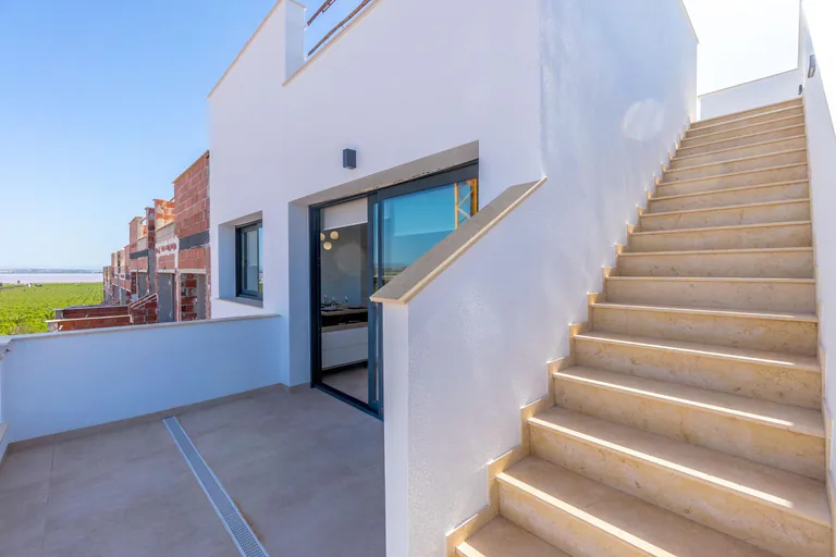 Bungaló en planta alta NV-100492 — foto 44