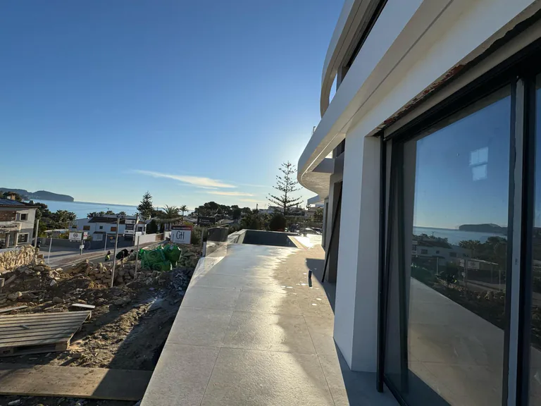 Villa de Obra Nueva con Vistas al Mar en Benissa