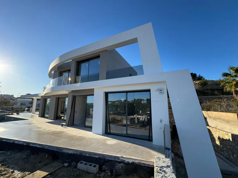 Villa de Obra Nueva con Vistas al Mar en Benissa