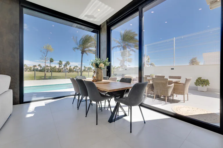 Villas de Obra Nueva en Pilar de la Horadada en el Campo de Golf