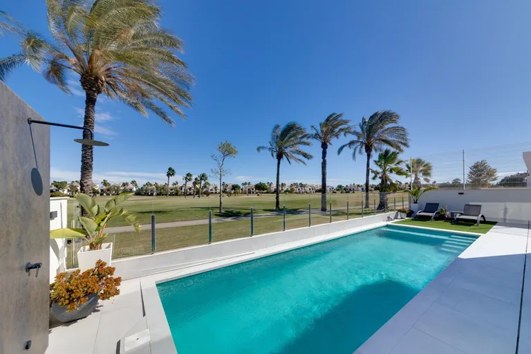 Villas de Obra Nueva en Pilar de la Horadada en el Campo de Golf
