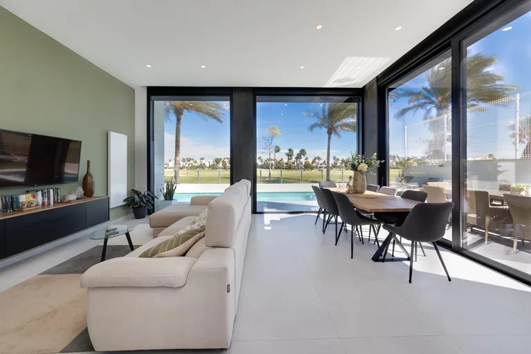 Villas de Obra Nueva en Pilar de la Horadada en el Campo de Golf