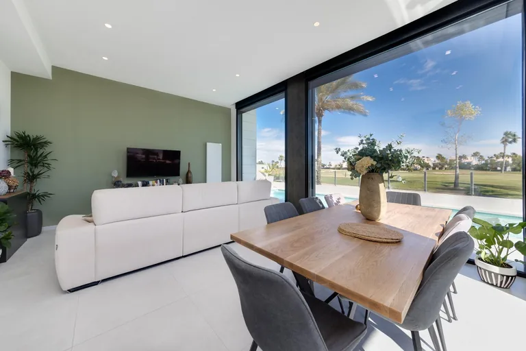 Villas de Obra Nueva en Pilar de la Horadada en el Campo de Golf