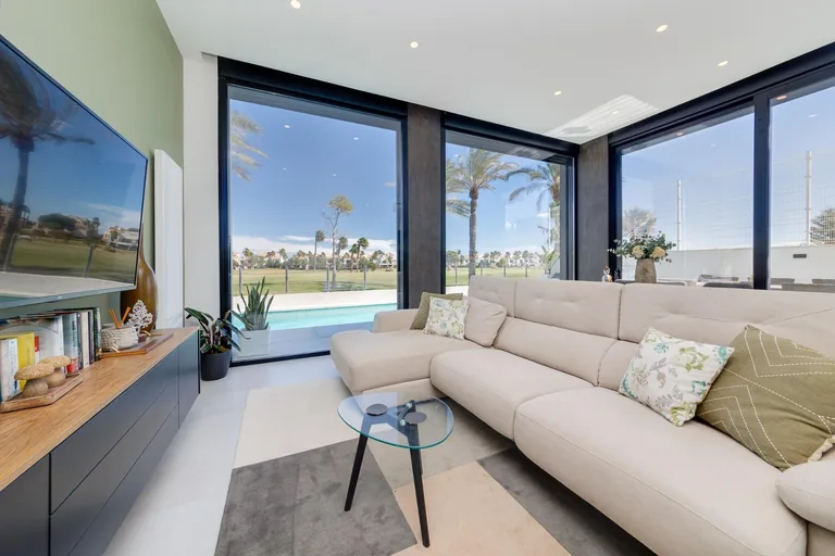 Villas de Obra Nueva en Pilar de la Horadada en el Campo de Golf