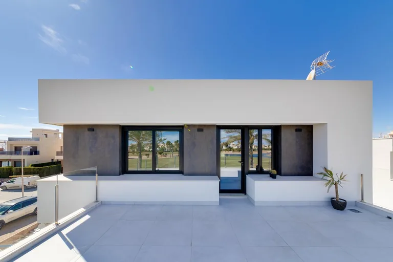 Villas de Obra Nueva en Pilar de la Horadada en el Campo de Golf