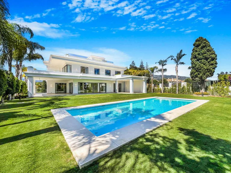 Villas de lujo de nueva construcción en Lomas de Marbella Club