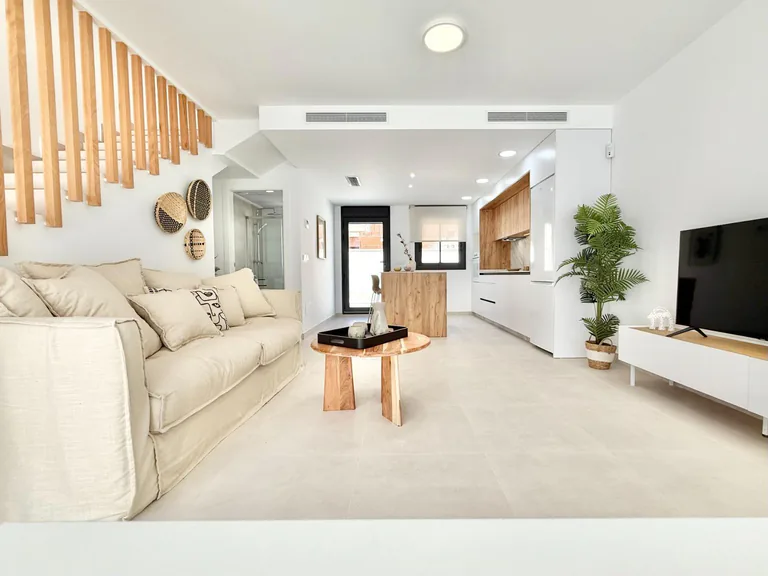 Adosados de obra nueva en venta en Cox - 44 casas modernas con grandes comodidades