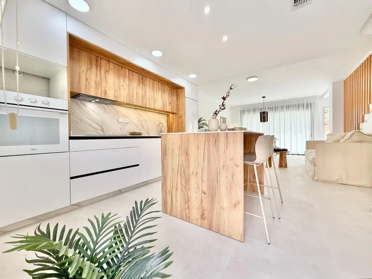 Adosados de obra nueva en venta en Cox - 44 casas modernas con grandes comodidades