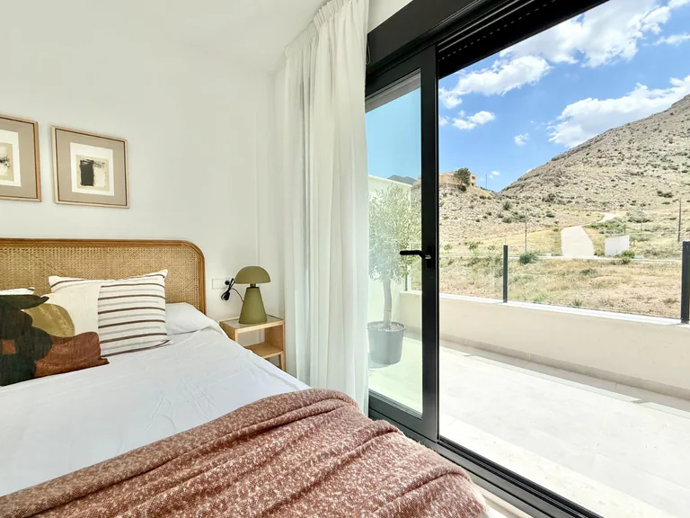 Adosados de obra nueva en venta en Cox - 44 casas modernas con grandes comodidades