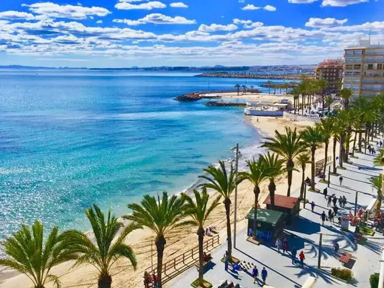 Modernos Apartamentos Cerca de la Playa del Cura en Torrevieja