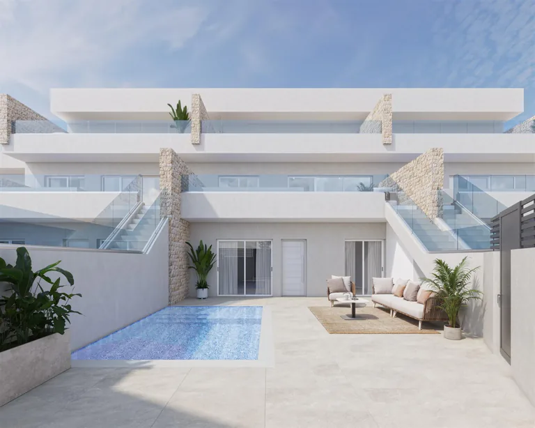 Viviendas de obra nueva en Pilar de la Horadada con piscina privada
