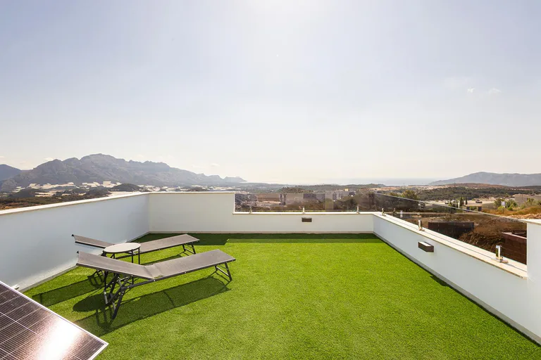 Impresionantes villas de nueva construcción en Polop con vistas al mar