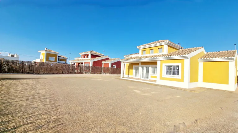 Villas de nueva construcción en amplias parcelas de más de 500 m² en Lorca