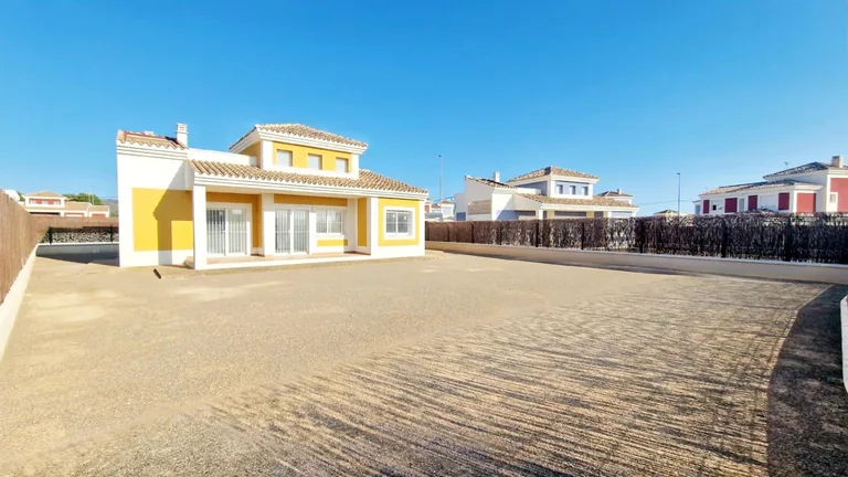 Villas de nueva construcción en amplias parcelas de más de 500 m² en Lorca