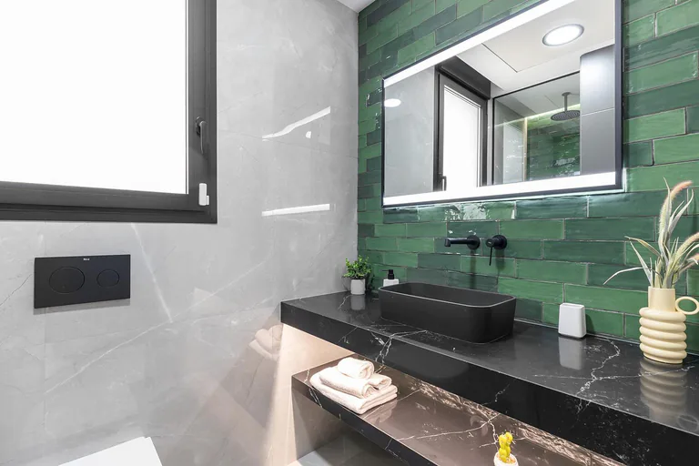 Chalets de obra nueva de una planta con piscina privada en Torrevieja