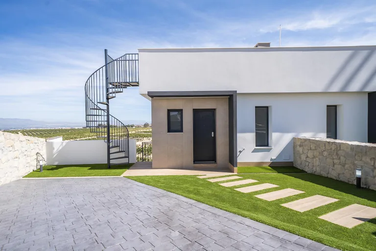 Villas de nueva construcción con piscina privada en La Finca Golf Algorfa, Costa Blanca Sur