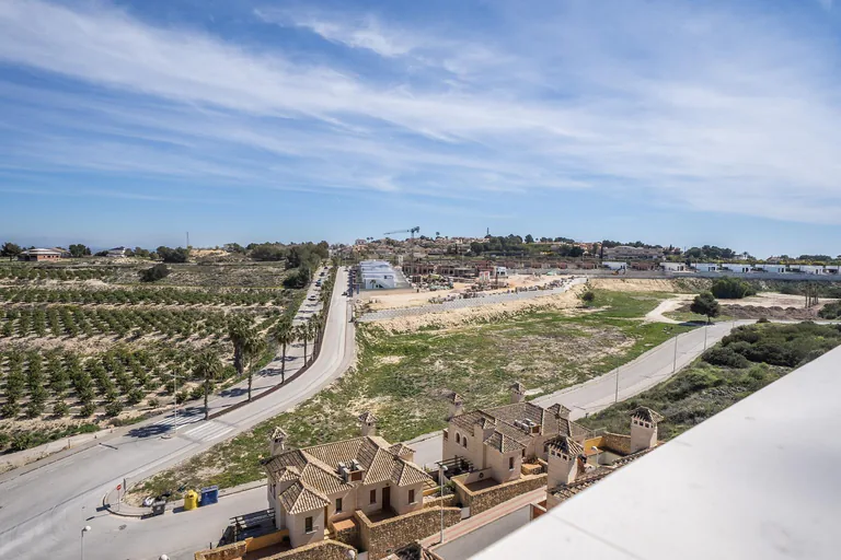 Villas de nueva construcción con piscina privada en La Finca Golf Algorfa, Costa Blanca Sur