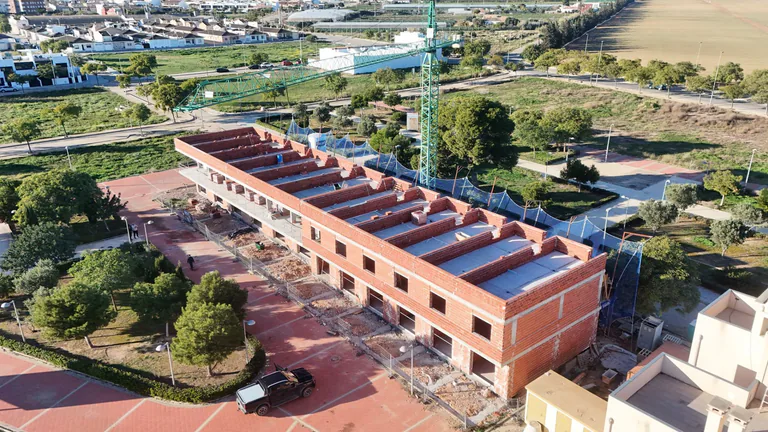 Casas adosadas y casas adosadas en esquina de nueva construcción en Pilar de la Horadada