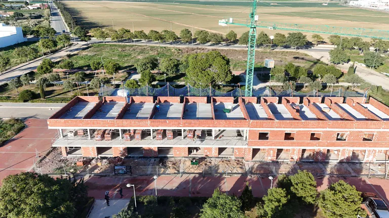 Casas adosadas y casas adosadas en esquina de nueva construcción en Pilar de la Horadada
