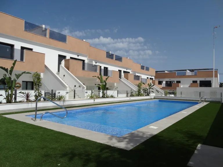 Bungaló en planta baja NV-101153 — foto 2