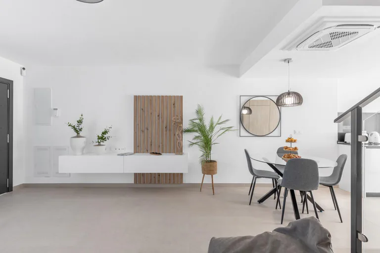 Modernas casas adosadas con solárium y sótano en Rafal, Alicante