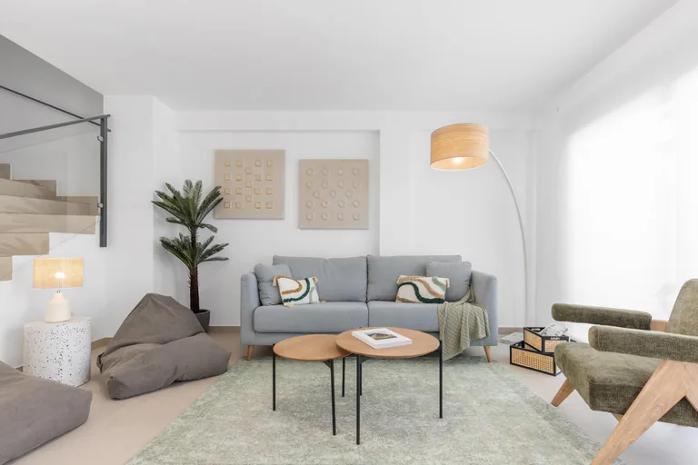 Modernas casas adosadas con solárium y sótano en Rafal, Alicante