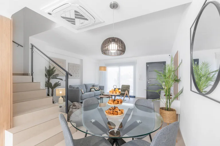 Modernas casas adosadas con solárium y sótano en Rafal, Alicante