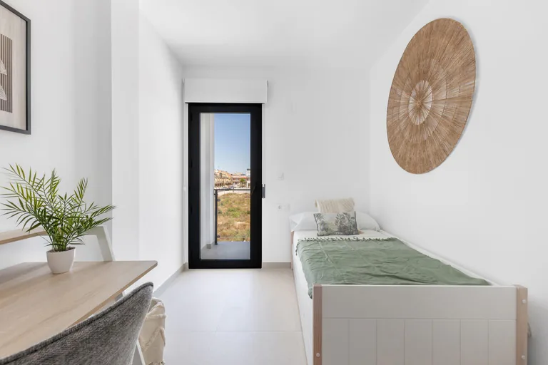 Modernas casas adosadas con solárium y sótano en Rafal, Alicante