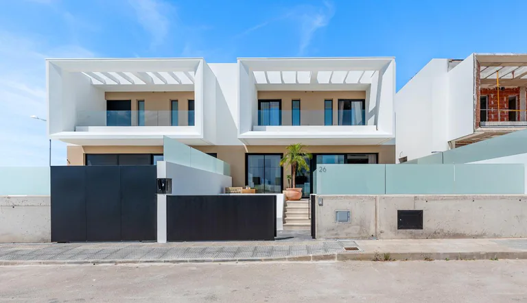 Villas adosadas y pareadas de nueva construcción en Dolores, Alicante